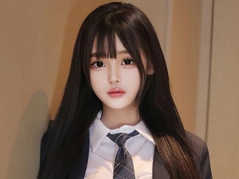 XiuRen第9853_模特余安安性感JK制服露黑色蕾丝内衣配黑丝袜秀凹凸身材诱惑写真85P
